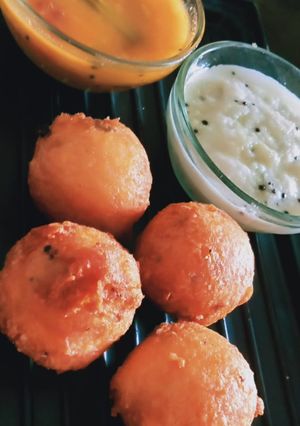 સાંભાર વડા (shambhar Vada Recipe In Gujarati) રેસીપી મુખ્ય ફોટો
