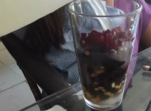 Una foto de Pulque curado con chile para guisos. También usado como cóctel salado