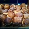 Buñuelos rellenos de crema pastelera