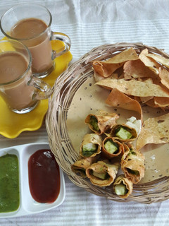 પનીર પાપડ રોલ(paneer papad roll recipe in Gujarati) રેસીપી મુખ્ય ફોટો