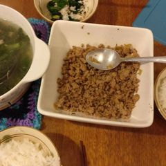 A picture of Salty pork mince and Spinach soup.