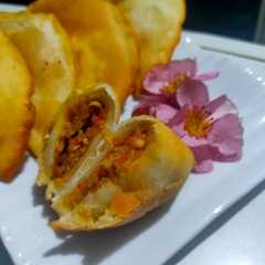 A picture of Cireng isi ayam baso pedas 💋.