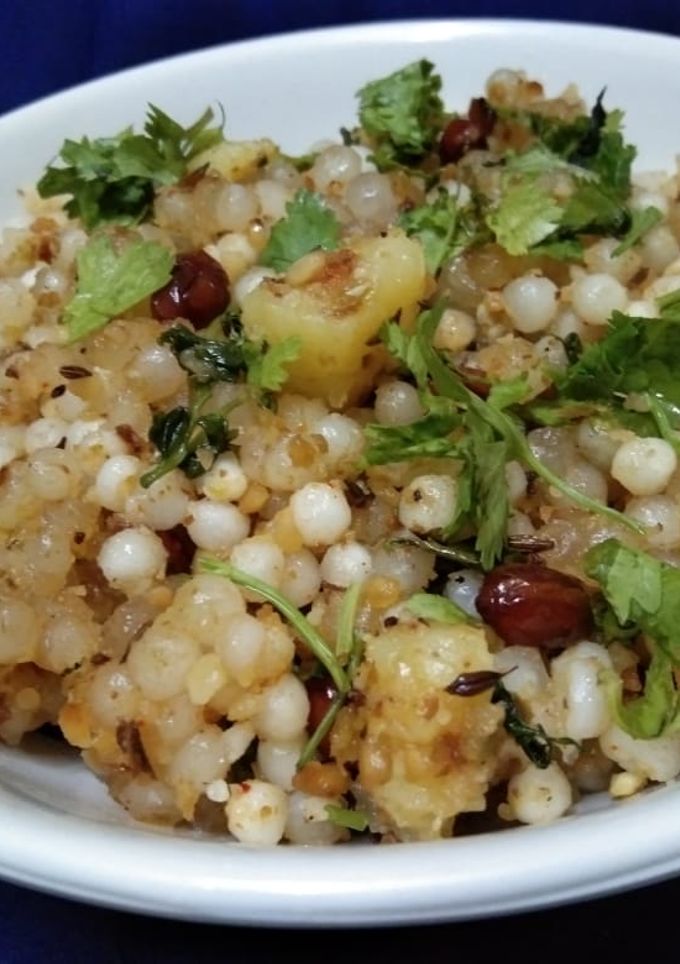 साबूदाना खिचड़ी (Sabudana khichdi recipe in hindi) रेसिपी मुख्य फोटो