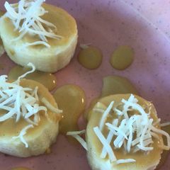 A picture of 🥜🥥🍌 Peanut butter, coconut and banana bites.