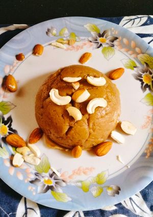 A picture of Wheat flour (Aate) ka Halwa.