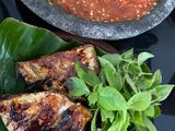Ikan trakulu bakar + sambal tomat