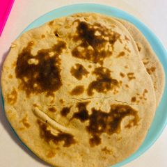 A picture of Easy Pesy homemade naan or tortilla 😀.