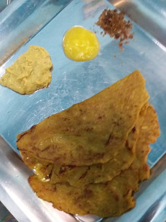 கோதுமை கார ரொட்டி(Wheat roti recipe in Tamil) செய்முறை முக்கிய புகைப்படம்