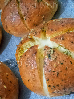 Foto resep Korean Garlic Cheese Bread (otang)