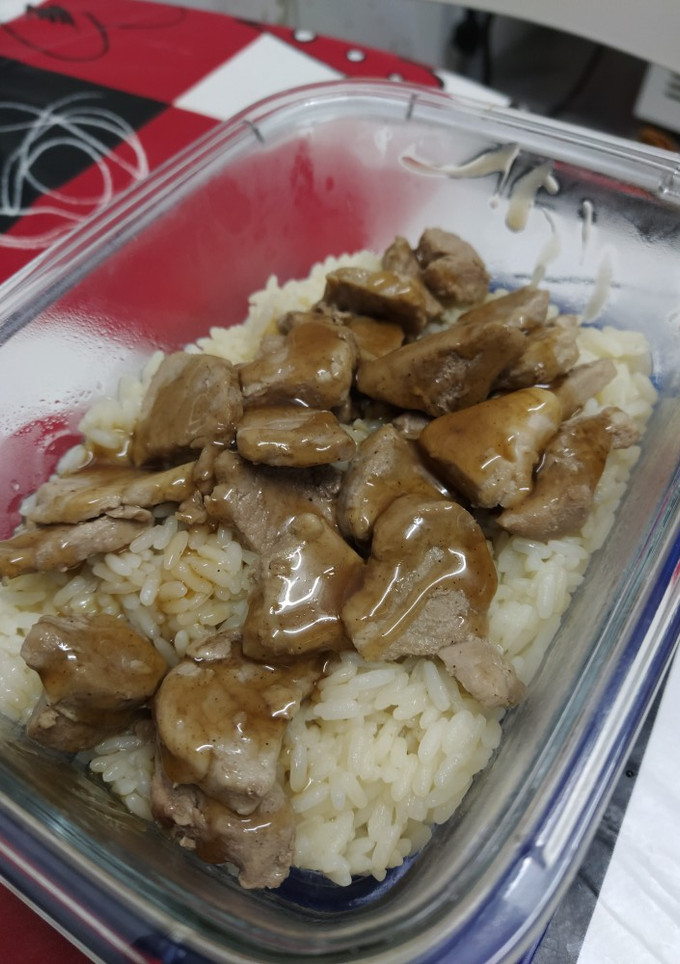 Una foto de 🐷 Solomillo de cerdo teriyaki con arroz