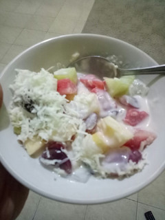 Foto resep Salad buah mantul...😊