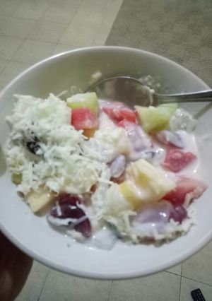 Foto resep Salad buah mantul...😊