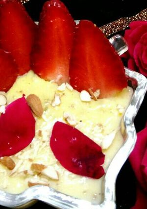 A picture of Strawberry custard pudding.
