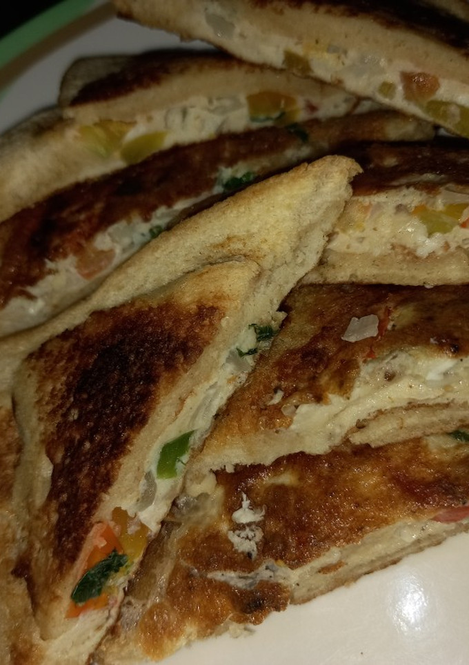 A picture of Simple bread and egg.