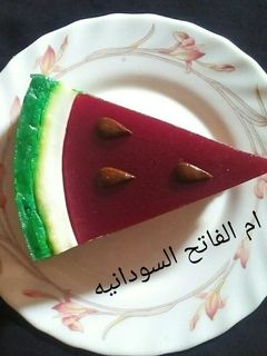 صورة لوصفة حلى على شكل بطيخه