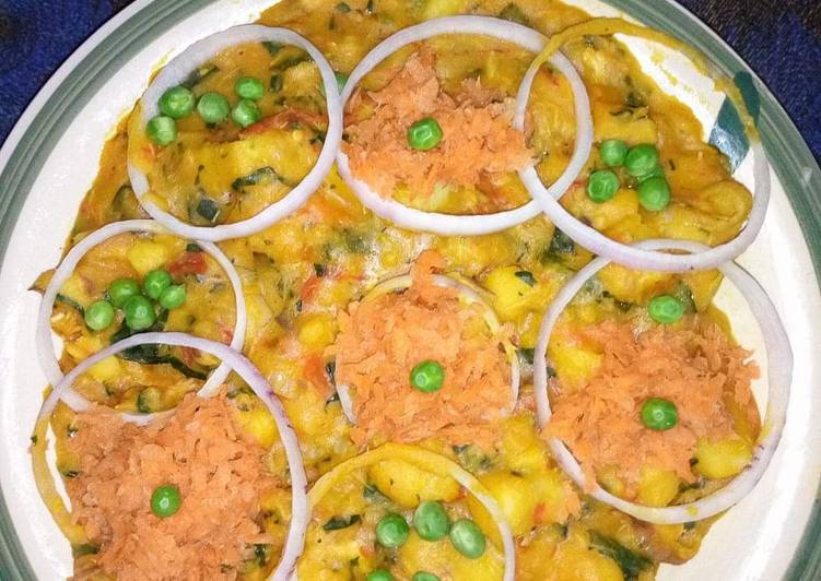 Easiest Way to Prepare Speedy Yam porridge garnish with grated carrots, onions and peas