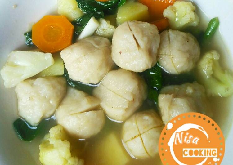 40. Sup Bakso Ikan