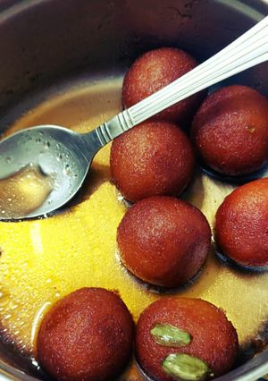 गुलाब जामुन (gulab jamun recipe in Hindi) रेसिपी मुख्य फोटो