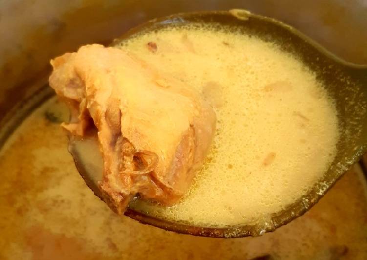 Bagaimana memasak Opor Ayam Simpel, Bisa Manjain Lidah