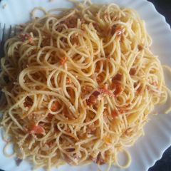 A picture of Fried egg spaghetti.