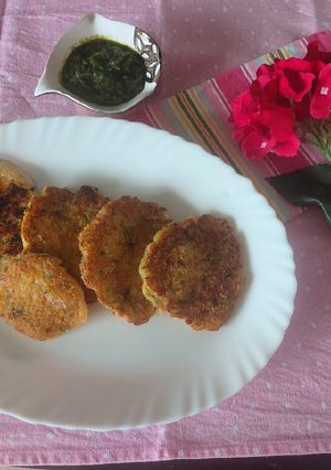 A picture of Semolina uttapam instant recipe.