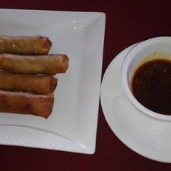 A picture of Spring rolls.