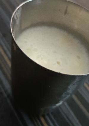A picture of Mango shake.