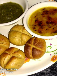 दाल बाटी (dal bati recipe in Hindi) रेसिपी मुख्य फोटो