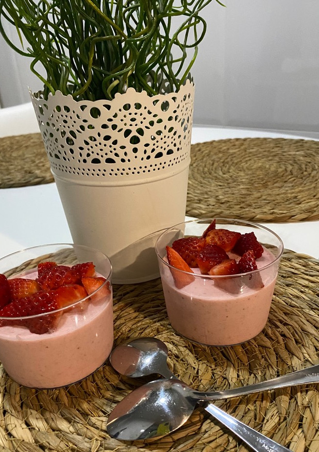 Una foto de Mousse de fresas 🍓🍓🍓