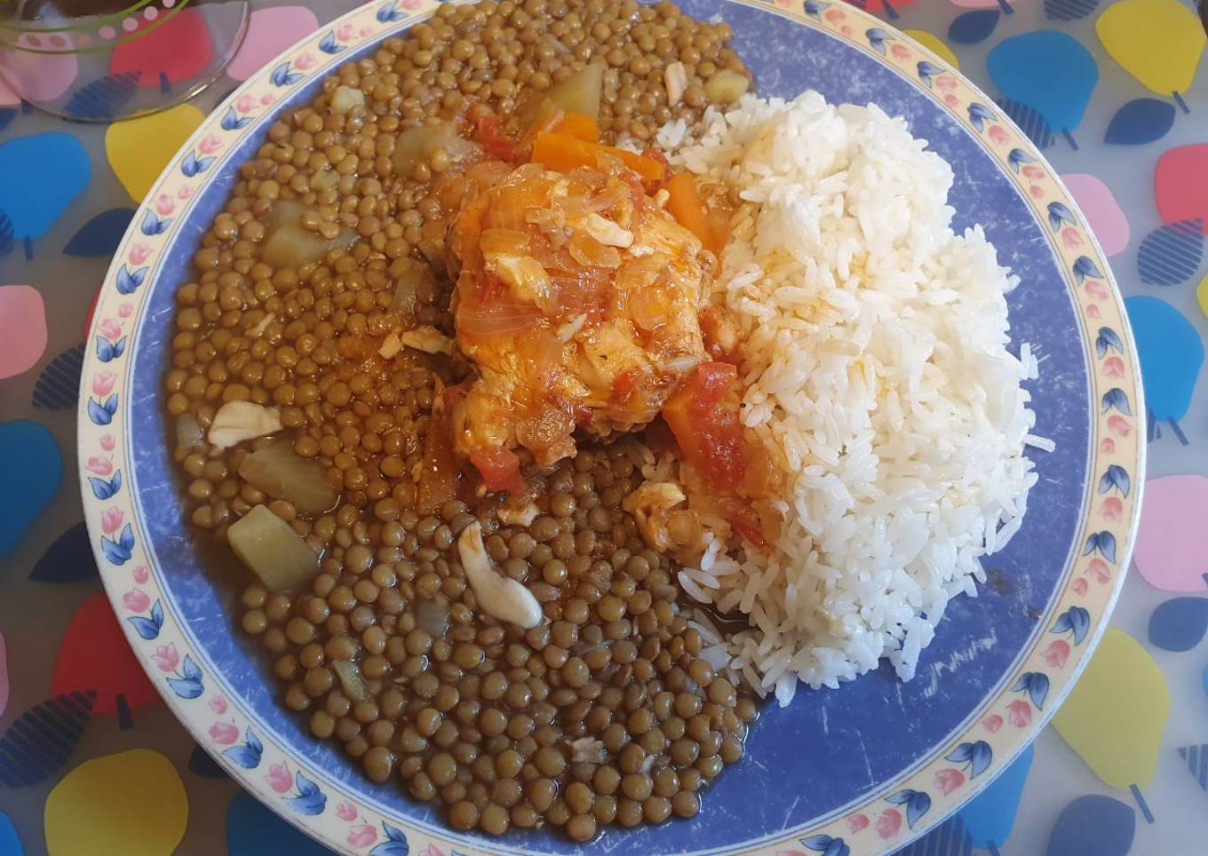 Lentejas con pollo a la olla