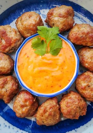 A picture of Meatballs with Gochujang Mayo.