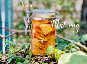 Hình của món Chanh vàng ngâm mật ong.