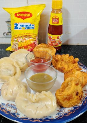 மேகி நூடுல் மோமோஸ் (Maggi noodles momos Recipe in Tamil) செய்முறை முக்கிய புகைப்படம்