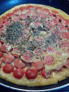 Una foto de Tortilla de huevos con vienesas