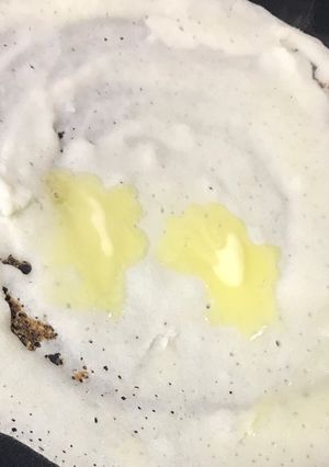 A picture of Butter dosa.