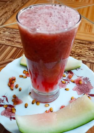 जलजिरा कलिंगड जूस (jaljeera kalingad juice recipe in marathi) रेसिपी चे मुख्य फोटो 