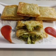 A picture of Peas & cheese packet.