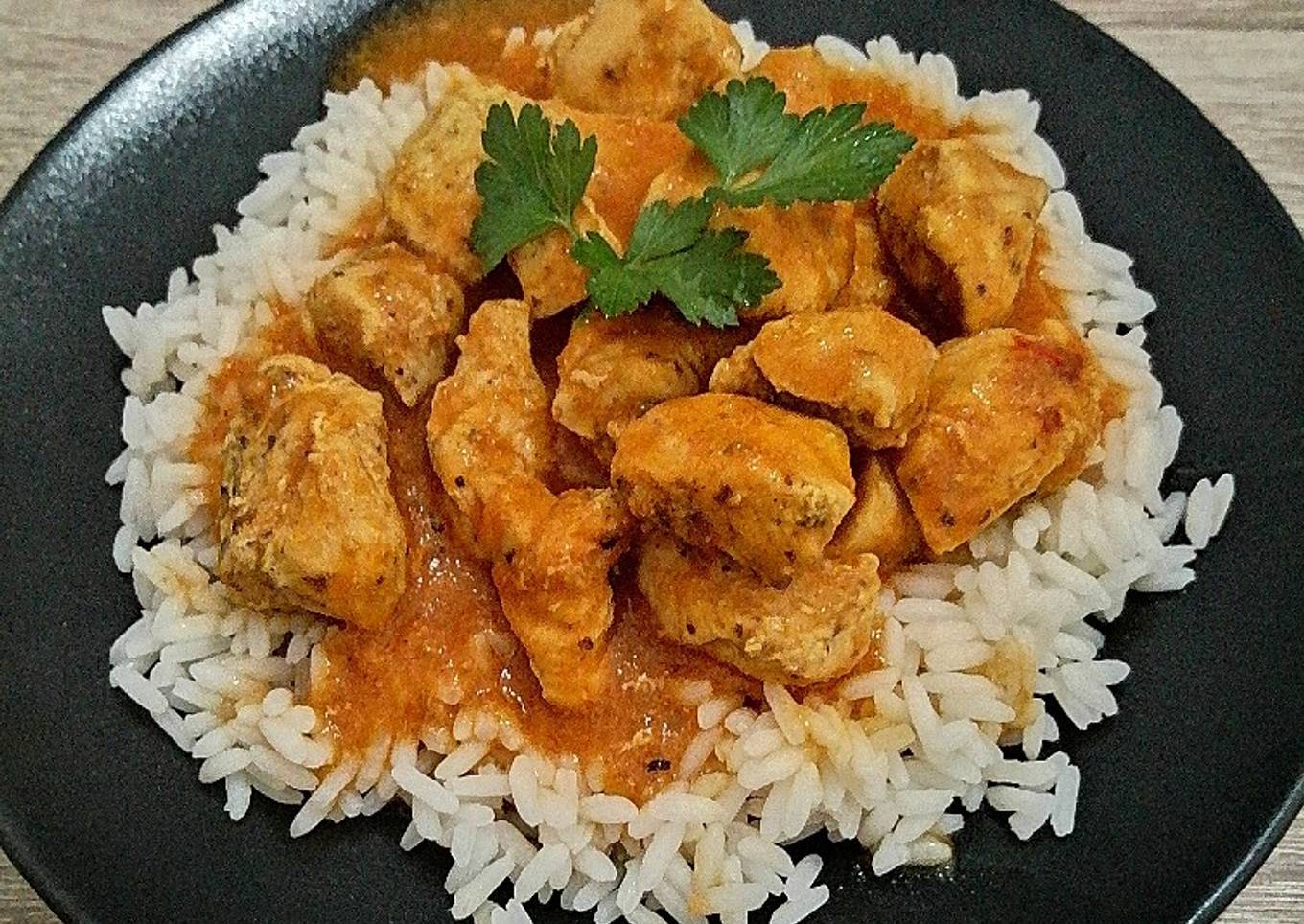 Pollo al curry con leche de coco