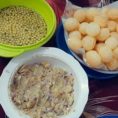 A picture of Golgappe.