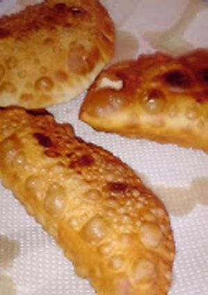 Una foto de Empanadas de queso y tocineta (panceta, beicon)