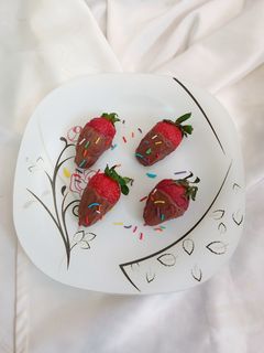 عکسی از دستور توت فرنگی شکلاتی