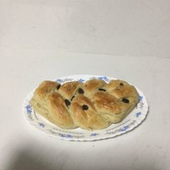 A picture of Cardamon braided bread.