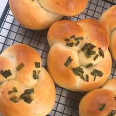 A picture of Roti Daun Bawang Taiwan.