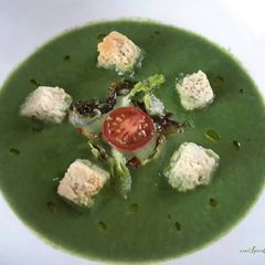 A picture of Sig's Green Soup with Spinach, Leeks and Fennel .