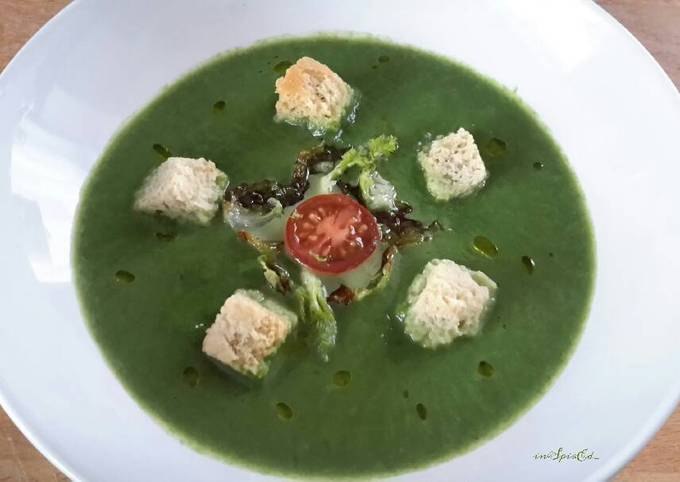 Recipe of Speedy Sig&#39;s Green Soup with Spinach, Leeks and Fennel