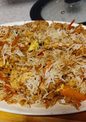 A picture of Egg fried vegetable rice.