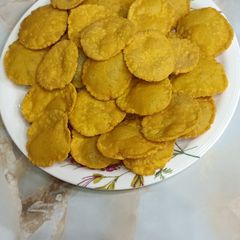 A picture of Cornmeal Papadi.