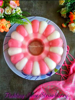 Foto resep Pudding Susu Strawberry