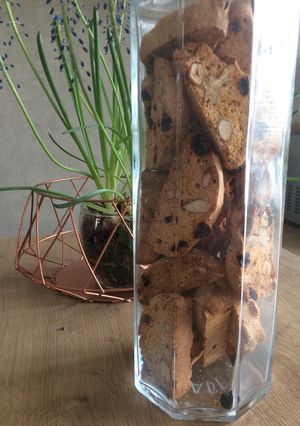 A picture of Biscotti.