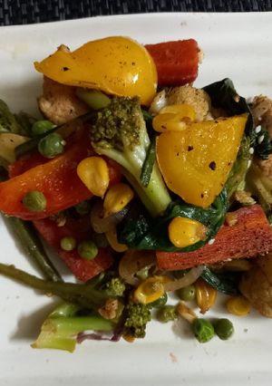 গ্রীল্ড চিকেন ভেজিটেবল(grilled chicken vegetable recipe in Bengali) রেসিপির প্রধান ছবি